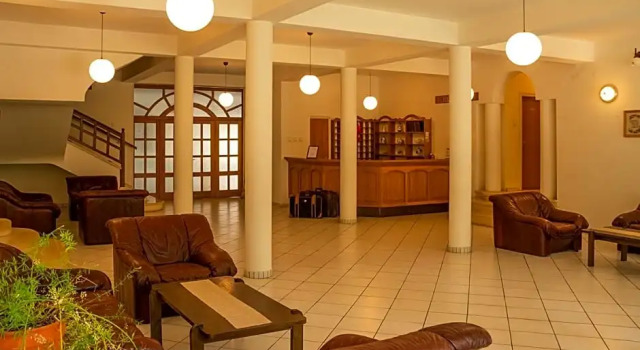 Cseri Kastélyszálló, Rezervovat Hotel  