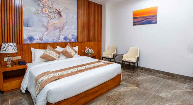Royal Palace, Book Hotel Da Lat Lam Dong