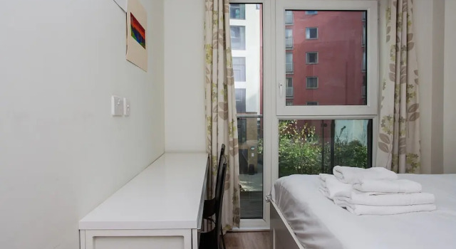 Convenient & Charming 2bd Apartment With Balcony