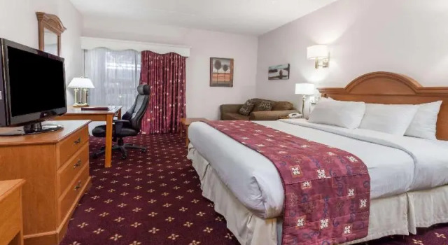 Номер Standard Ramada by Wyndham Fredericton