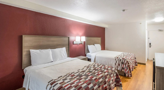 Четырёхместный номер Standard Red Roof Inn Rochester - Airport
