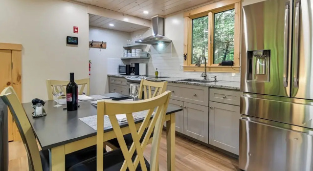 Коттедж Tree House w/ Hot Tub: Near Sunday River Resort!