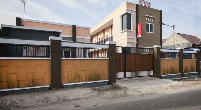 OYO 725 My Arm Home & Stay, Rezerwuj Hotel Medan Sumatra