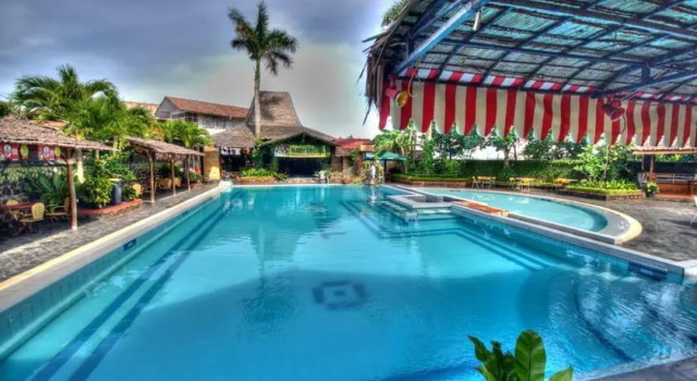 Smiling Hill Guest House and Apartments, Prenota Appartamento Hotel a Batam con piscina, Piscina