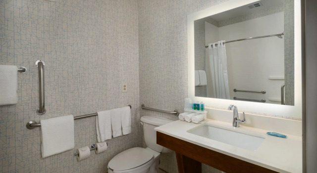 Двухместный номер Standard Holiday Inn Express Lawrence by IHG