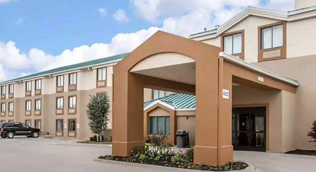 The Douillet by Demeure Hotels