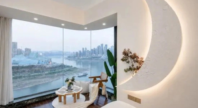 Люкс с 4 комнатами с балконом и с видом на реку Baihong Drone Show River View Apartment   Jiefangbei · Hongyadong