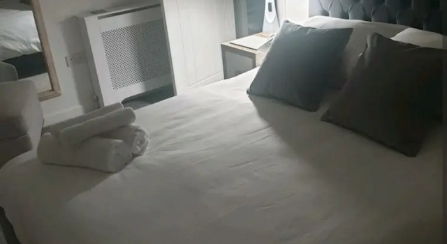 Cosy & Comfortable 2 Bedroom Annex New Build 2022, Book Hotel Hoteller i Radcliffe med parkering, Parkering