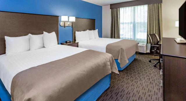 Четырёхместный номер Standard AmericInn & Suites Burnsville, MN