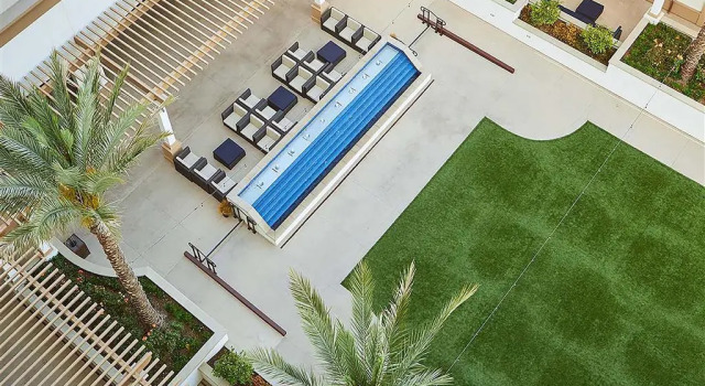 The Waterfront Beach Resort, A Hilton Hotel