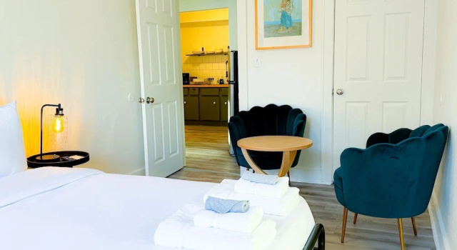 Коттедж Stunning House In Convenient Location N Downtown