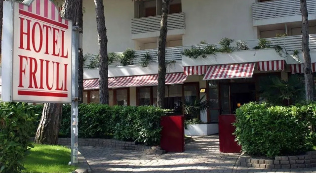 Hotel Friuli, Забронировать Отель Отели Пинета с бассейном, Бассейн