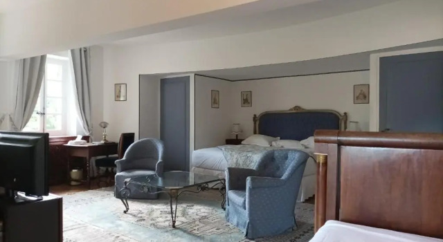 Семейный номер Standard с видом на горы Hôtellerie du Château de Floure & Spa