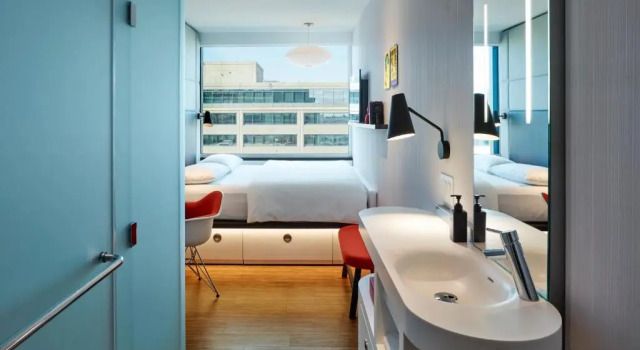 Номер Standard citizenM Washington DC Capitol