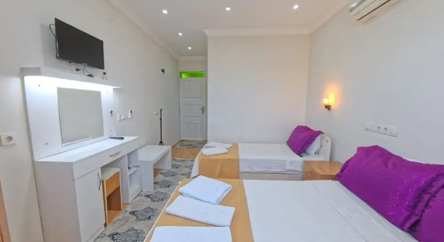 Трёхместный номер Standard с балконом Kervansaray Hotel
