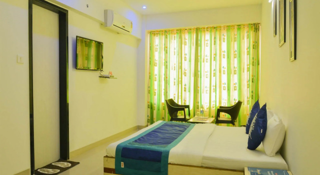 OYO Flagship 4387 Hotel Theem Plaaza
