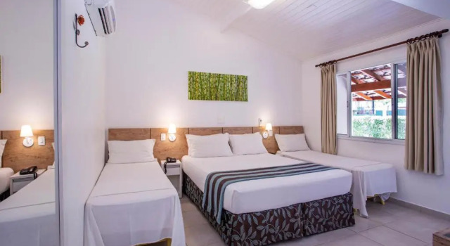 Четырёхместный номер Standard с балконом Ciribaí Praia Hotel