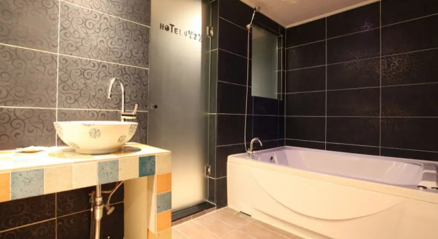 Premier cameră HOTEL April 2nd