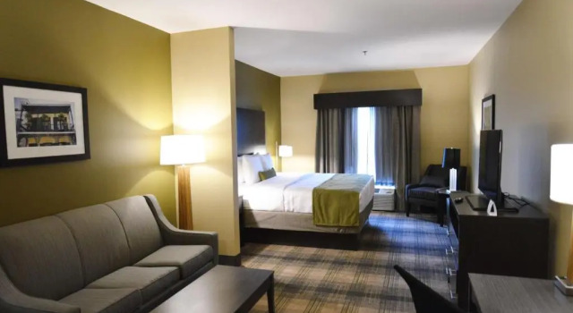 Люкс Best Western Plus New Orleans Airport Hotel