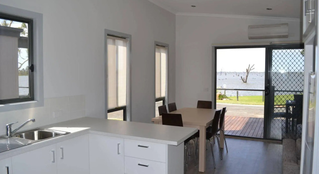 Tasman Holiday Parks - Lake Mulwala, Забронировать Курортный отель Отели Малуола с бассейном, Бассейн