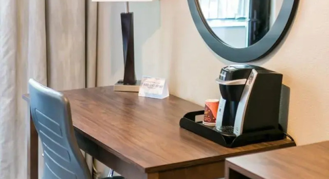 Двухместный номер Standard с балконом Hotel Siri Downtown - Paso Robles