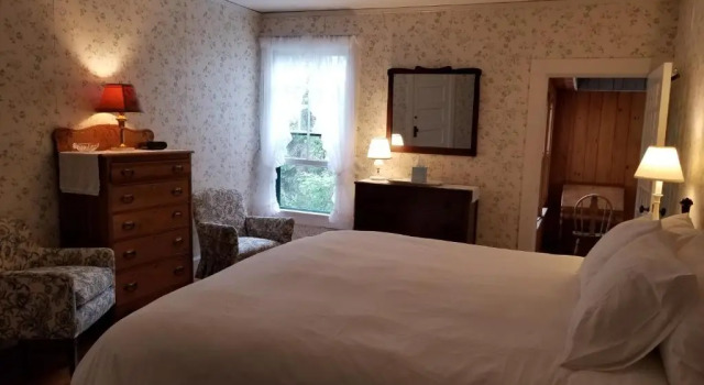 Люкс Superior Harbourside Inn