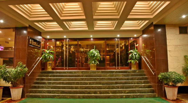 Hotel Poonja International, Rezervovat Hotel Hotely v Bangalore s parkováním, Parkování