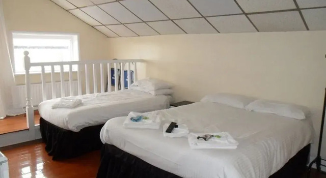 Anzy Panzy Hotel and Apartments, Забронировать Апартаменты/квартира Блэкпул Ланкашир, рядом с Стадион футбольного клуба «Блэкпул»