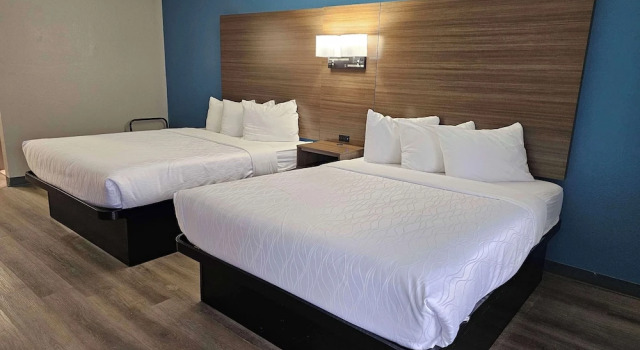Четырёхместный номер Standard Days Inn by Wyndham Victoria TX East