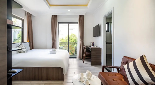 Двухместный номер Standard с балконом The Royal Vista - Phu My Hung