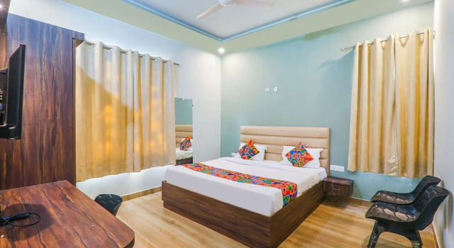 Номер Deluxe Fabhotel The Avr Grand
