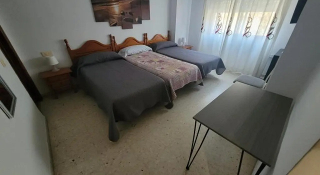 Трёхместный номер Standard Hostal Mediterraneo