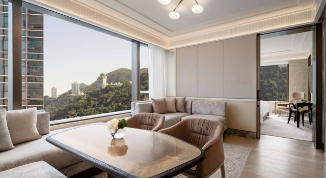 Люкс с видом на город Island Shangri-La, Hong Kong