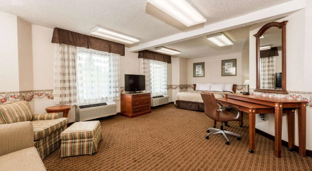 Двухместный люкс Days Inn by Wyndham Yadkinville
