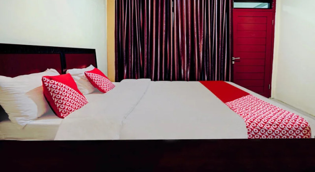 Двухместный люкс OYO 90331 Hotel Toba Shanda