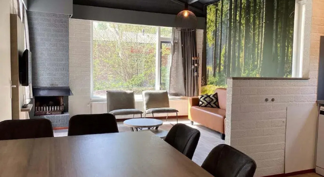 Bungalow on Weerterbergen Waterfront