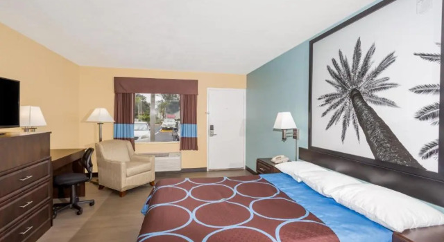 Номер Standard Super 8 by Wyndham Sarasota Near Siesta Key