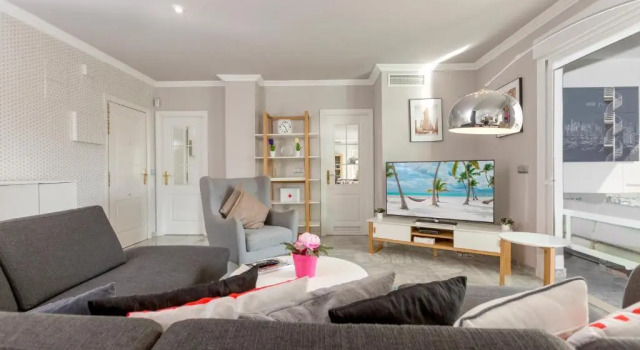 4 Bedroom apartment in Puerto Banus 150 meters from the beach