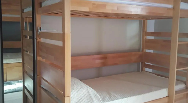 Кровать в общем номере Almancil Hostel