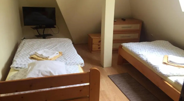 Апартаменты Мансарда с 2 комнатами Apartments Yowan