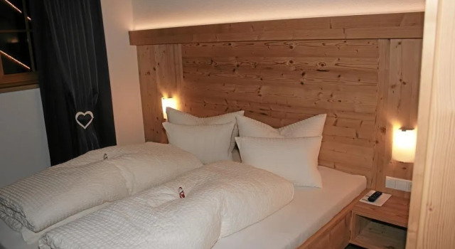 Hotel Wiese, Rezerwuj Hotel St. Leonhard im Pitztal Pitztal