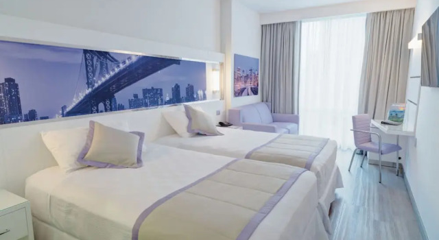 Номер Deluxe Riu Plaza New York Times Square