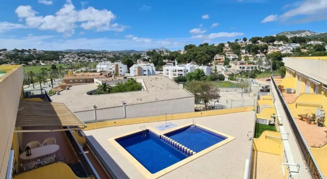 Apartamento con piscina a unos metros de la playa