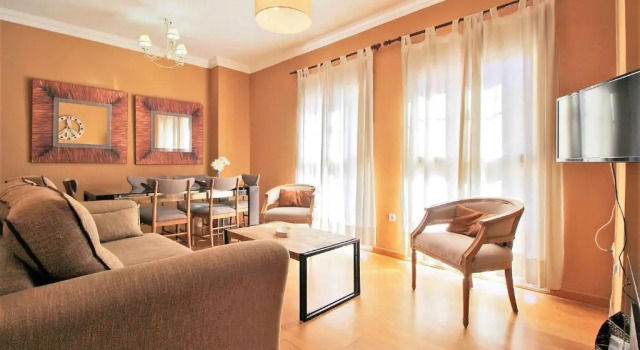 Del Parque Flats - Cervantes, Забронировать Отель Малага - центр Малага, рядом с Музей Кармен Тиссен
