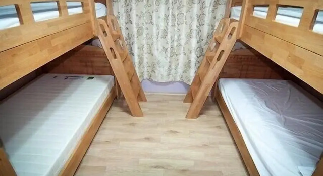 Кровать в общем номере (женский номер) Pedros House - Foreigners only
