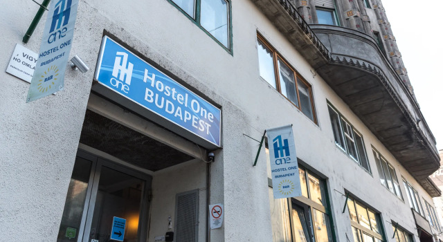 Onefam Budapest, Забронировать Хостел Хостелы Будапешта, рядом с Станция метро Vorosmarty Square, Хостел