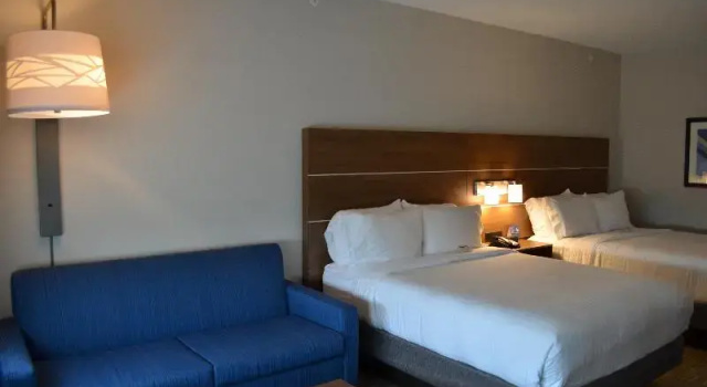 Люкс Standard Holiday Inn Express & Suites - Charlotte NE - University Area by IHG