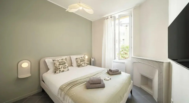 Quiet and Luxurious Apartment - Cannes Center - 2br/6p, Забронировать Апартаменты/квартира Отели Канн с парковкой, рядом с Le Croisette Casino Barriere de Cannes, Парковка