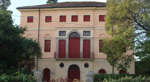 Luxury Villa in Romano D Ezzelino, Забронировать Вилла Романо-д’Эццелино Венето