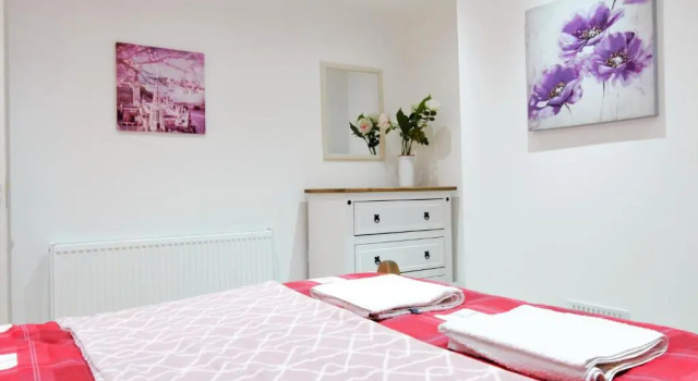 Newly Refurbished 2 Bedroom Apartment In The Heart Of Greenwich, Varaa Huoneisto Asunnot kohteessa Merseyside, Huoneisto
